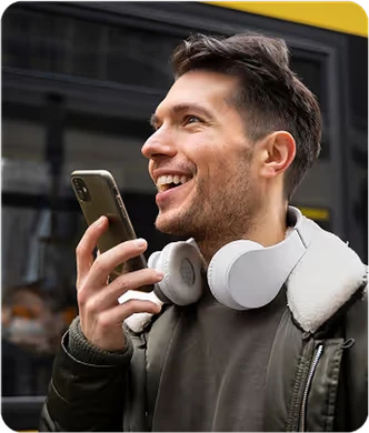 Redbrain customer shopping on his phone